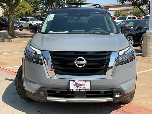 2025 Nissan Pathfinder Platinum 4WD