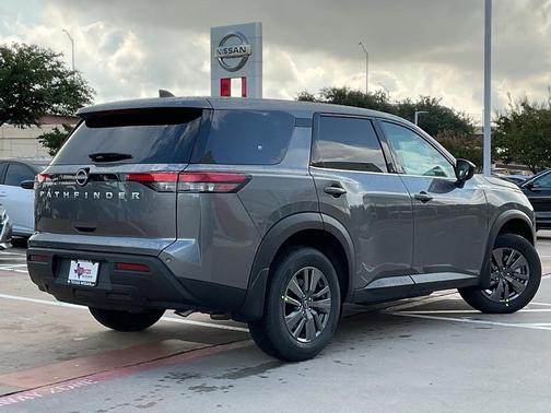 2025 Nissan Pathfinder S FWD