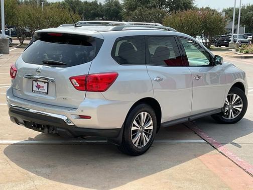 2017 Nissan Pathfinder SL