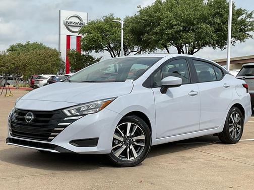 Gray Sky Pearl 2025 Nissan Versa 1.6 SV
