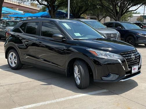 2025 Nissan Kicks S