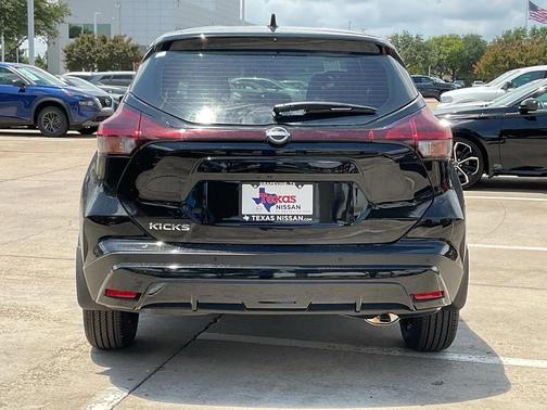 2025 Nissan Kicks S