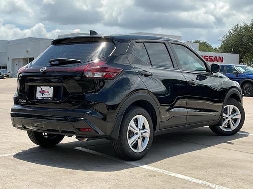 2025 Nissan Kicks S