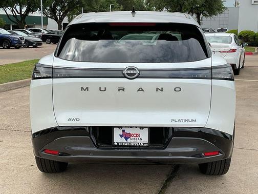 Everest White Pearl Tricoat/Super Black 2026 Nissan Murano Platinum