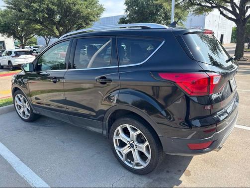 Agate Black Metallic 2019 Ford Escape Titanium