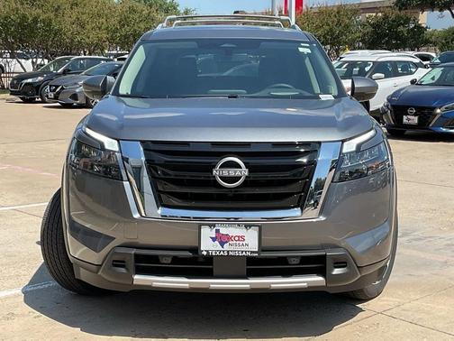 2025 Nissan Pathfinder Platinum FWD