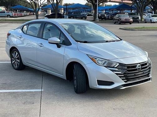2023 Nissan Versa 1.6 SV