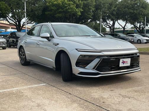 Aero Silver 2025 Hyundai SONATA SEL