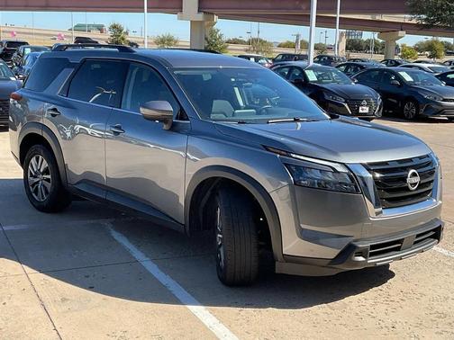 2024 Nissan Pathfinder SV FWD