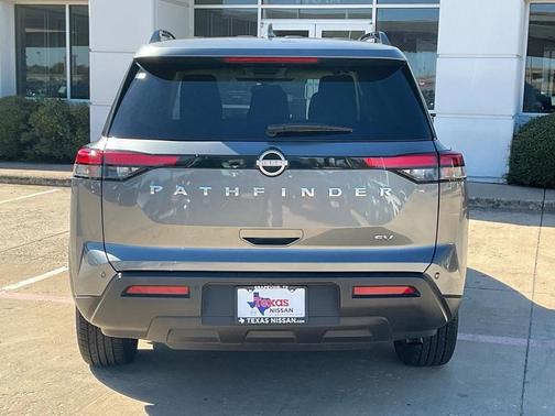 2024 Nissan Pathfinder SV FWD