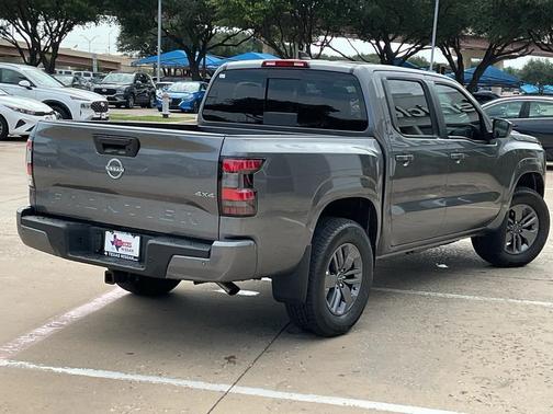 2025 Nissan Frontier SV