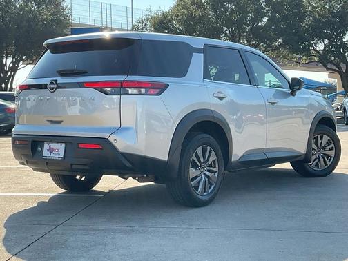 2024 Nissan Pathfinder S FWD