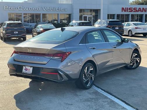 2025 Hyundai ELANTRA HEV Limited