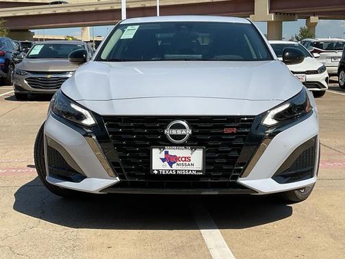 2025 Nissan Altima SR FWD