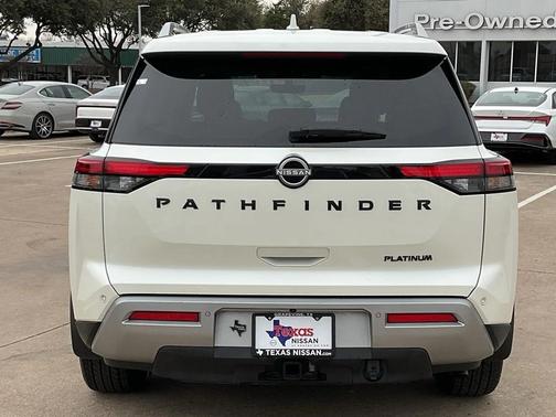 2024 Nissan Pathfinder Platinum FWD