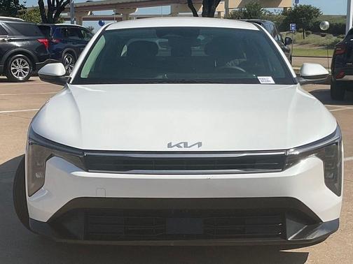 Snow White Pearl 2025 Kia K4 LXS