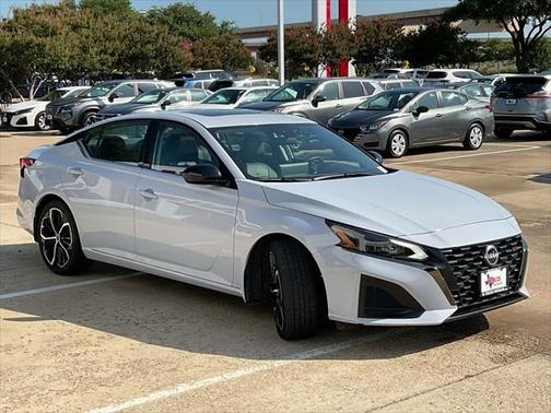 2024 Nissan Altima SR FWD