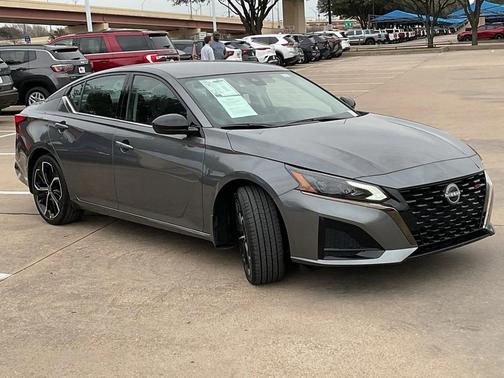 2025 Nissan Altima SR FWD