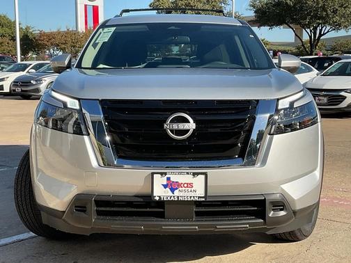 2025 Nissan Pathfinder SV FWD