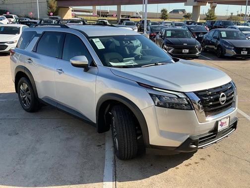 2025 Nissan Pathfinder SV FWD