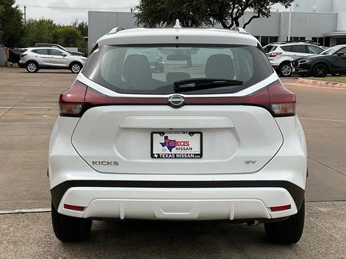 2024 Nissan Kicks SV