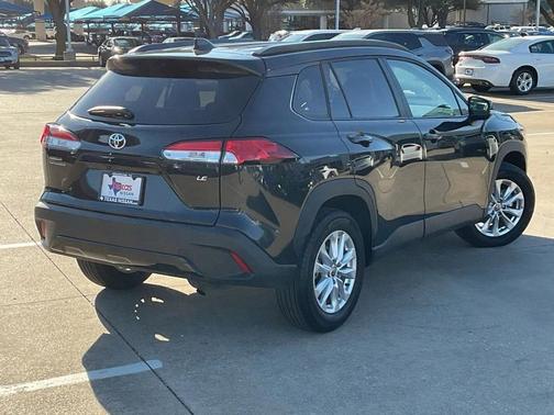 2025 Toyota Corolla Cross LE