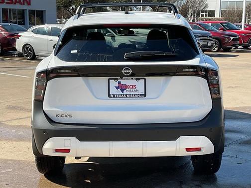 2026 Nissan Kicks SV