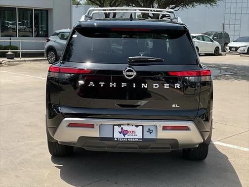 2023 Nissan Pathfinder SL FWD