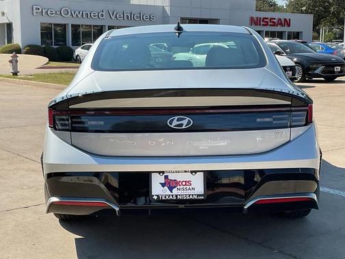 2024 Hyundai SONATA Hybrid SE