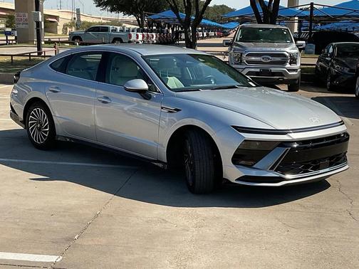 2024 Hyundai SONATA Hybrid SE