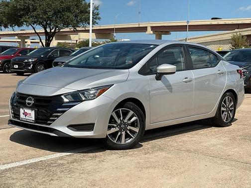 2023 Nissan Versa 1.6 SV