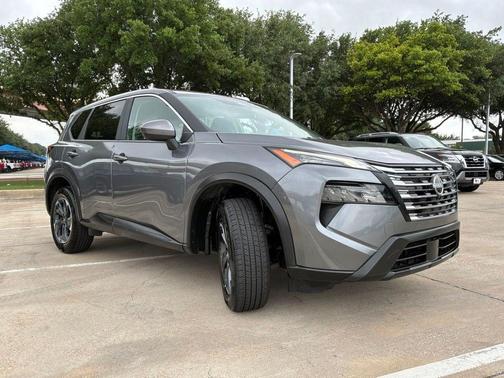 Gun Metallic 2025 Nissan Rogue SV