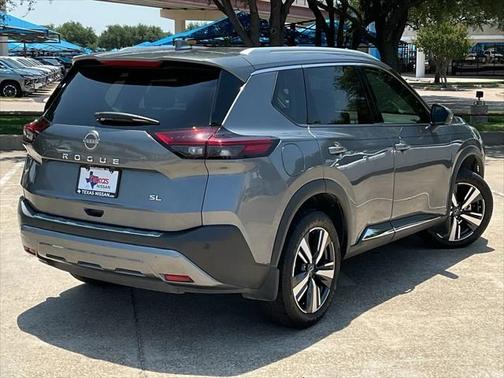 2022 Nissan Rogue SL