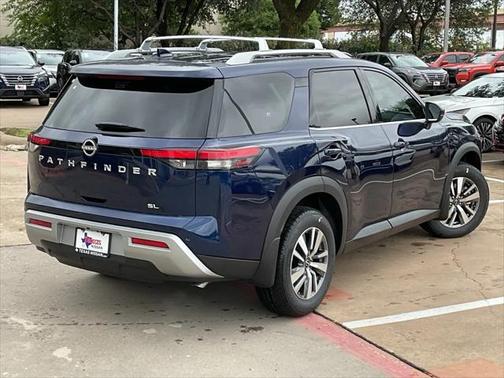2025 Nissan Pathfinder SL FWD