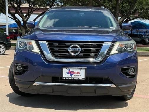 2017 Nissan Pathfinder SV