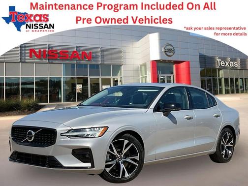 2024 Volvo S60 B5 Core Dark Theme