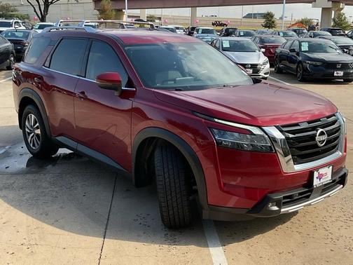 2023 Nissan Pathfinder SL FWD