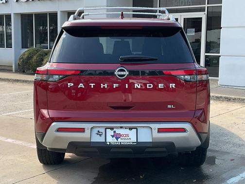 2023 Nissan Pathfinder SL FWD