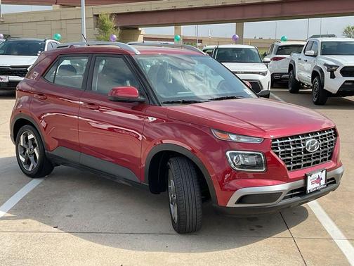 2025 Hyundai VENUE SEL