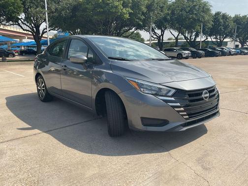 Gun Metallic 2025 Nissan Versa 1.6 SV