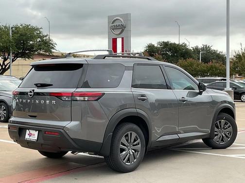 2025 Nissan Pathfinder SV FWD