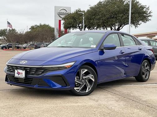 2025 Hyundai ELANTRA SEL