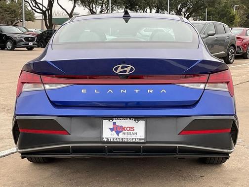 2025 Hyundai ELANTRA SEL