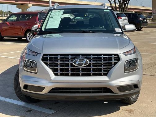 2025 Hyundai VENUE SEL