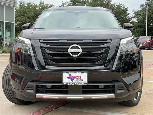 2025 Nissan Pathfinder Platinum FWD