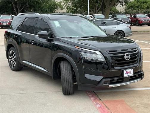 2025 Nissan Pathfinder Platinum FWD