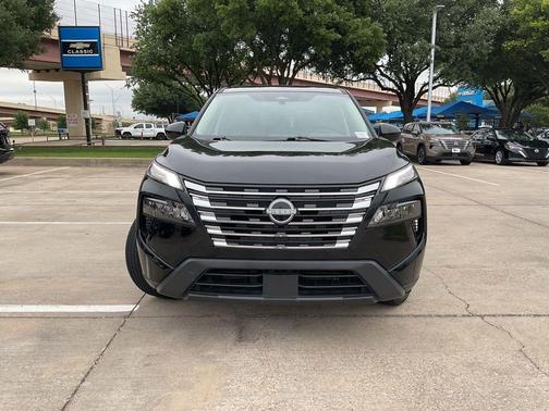 Super Black 2025 Nissan Rogue SV