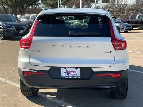 2024 Volvo XC40 B5 Core