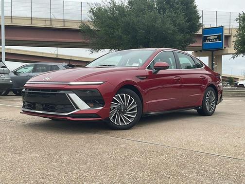 Ultimate red 2025 Hyundai SONATA Hybrid SE