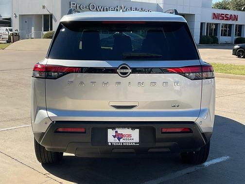 2024 Nissan Pathfinder SV FWD